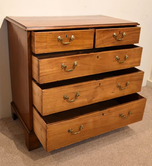 GEORGE III FADED MAHOGANY CHEST OF DRAWERS - ADDITIONAL PHOTO 2