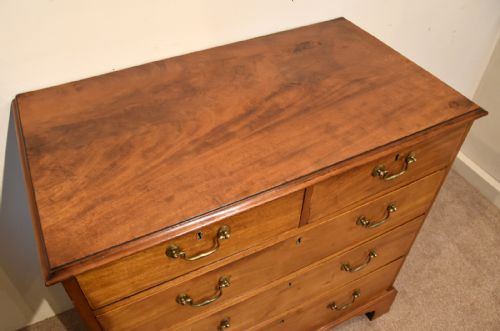 GEORGE III FADED MAHOGANY CHEST OF DRAWERS - ADDITIONAL PHOTO 3