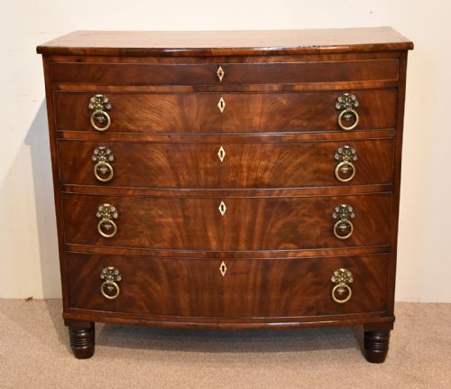 regency mahogany bow fronted chest of drawers - CATEGORY: ANTIQUE CHEST OF DRAWERS - DATED REGENCY