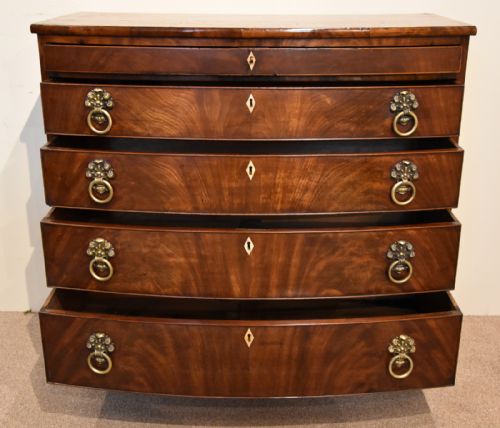 REGENCY MAHOGANY BOW FRONTED CHEST OF DRAWERS - ADDITIONAL PHOTO 2