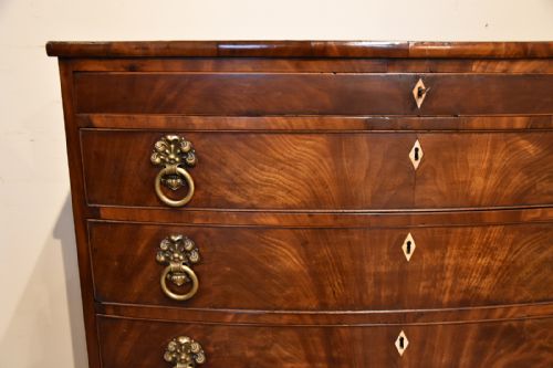 REGENCY MAHOGANY BOW FRONTED CHEST OF DRAWERS - ADDITIONAL PHOTO 8