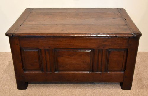 mid 18th century oak french coffer - CATEGORY: ANTIQUE CHESTS - DATED 18TH CENTURY