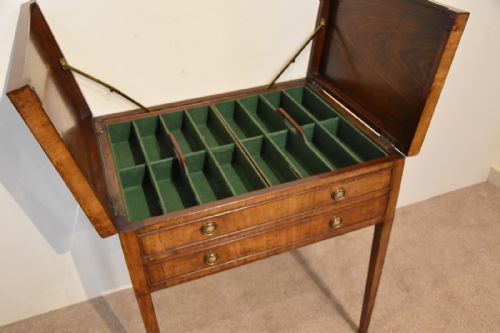 LATE 18TH CENTURY FIGURED MAHOGANY SIDE TABLE - ADDITIONAL PHOTO 3