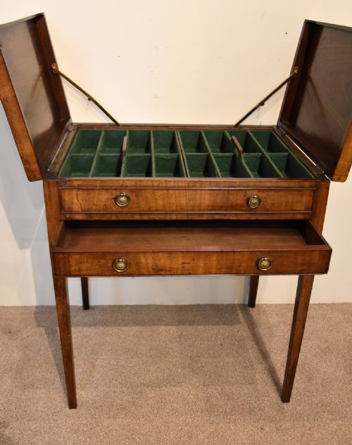 LATE 18TH CENTURY FIGURED MAHOGANY SIDE TABLE - ADDITIONAL PHOTO 5