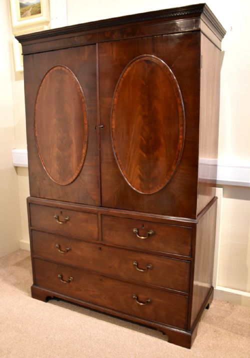 LATE 18TH CENTURY MAHOGANY OVAL MAHOGANY LINEN PRESS - ADDITIONAL PHOTO 1