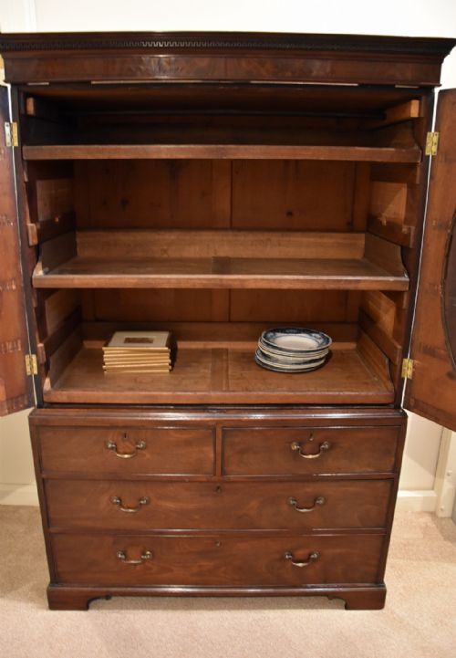 LATE 18TH CENTURY MAHOGANY OVAL MAHOGANY LINEN PRESS - ADDITIONAL PHOTO 6