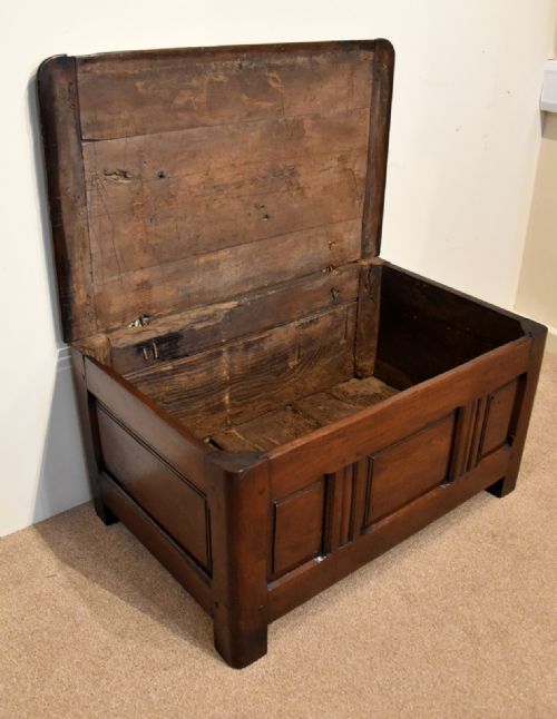 MID 18TH CENTURY OAK FRENCH COFFER - ADDITIONAL PHOTO 1