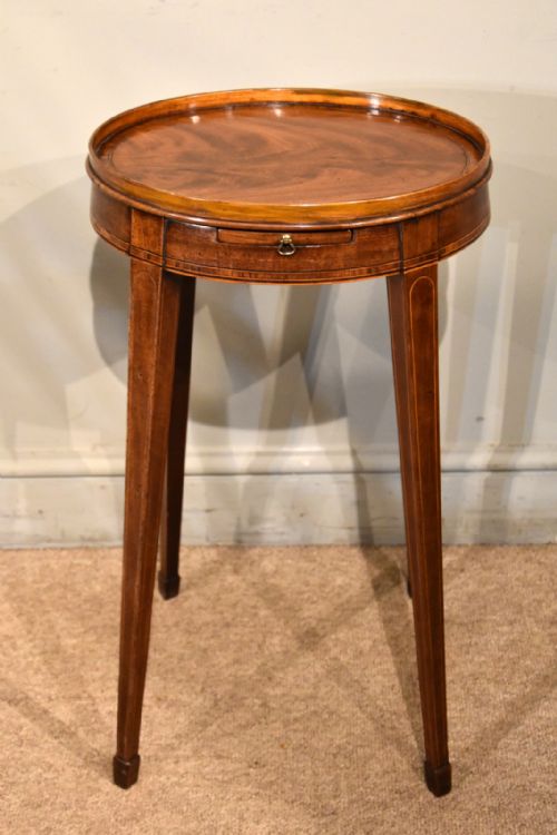 george iii flamed mahogany urn stand - CATEGORY: ANTIQUE FURNITURE - DATED GEORGIAN