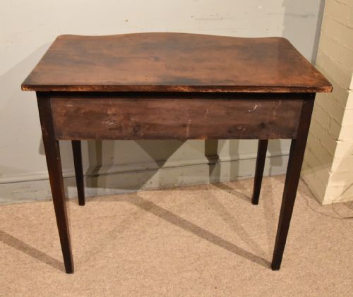 18TH CENTURY MAHOGANY SERPENTINE DRESSING TABLE - ADDITIONAL PHOTO 5