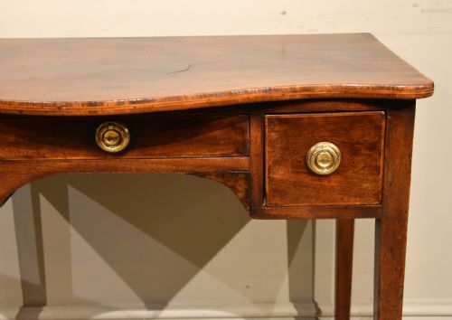 18TH CENTURY MAHOGANY SERPENTINE DRESSING TABLE - ADDITIONAL PHOTO 6