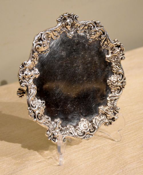 A SMALL GEORGIAN SILVER TRAY - ADDITIONAL PHOTO 7