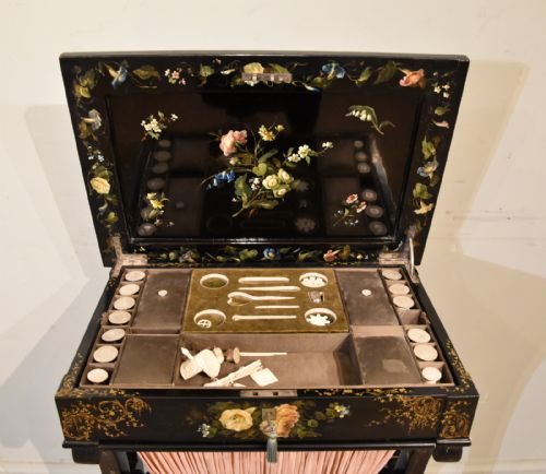 MID 19TH CENTURY LACQUER AND PAINTED WORKTABLE - ADDITIONAL PHOTO 2