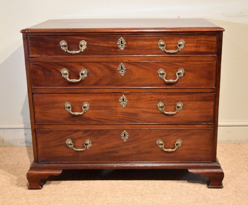 GEORGIAN MAHOGANY CHEST OF DRAWERS - ADDITIONAL PHOTO 1