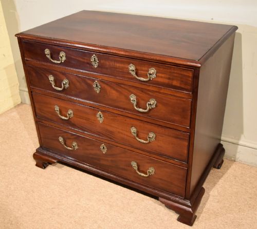 GEORGIAN MAHOGANY CHEST OF DRAWERS - ADDITIONAL PHOTO 2