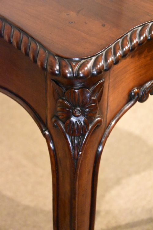 19TH CENTURY SERPENTINE MAHOGANY CENTRE TABLE - ADDITIONAL PHOTO 4