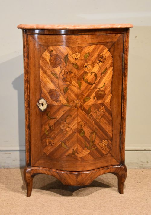 small french cabinet in rosewood and kingswood - CATEGORY: ANTIQUE CABINETS - DATED 18TH CENTURY