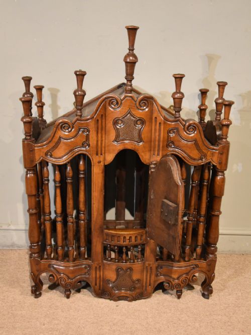 18TH CENTURY FRENCH WALNUT SERPENTINE FRONT PANETTIERE - ADDITIONAL PHOTO 1