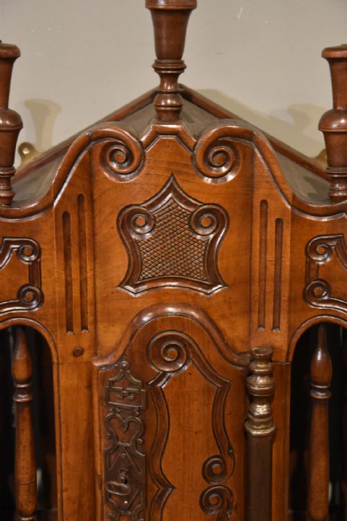 18TH CENTURY FRENCH WALNUT SERPENTINE FRONT PANETTIERE - ADDITIONAL PHOTO 3