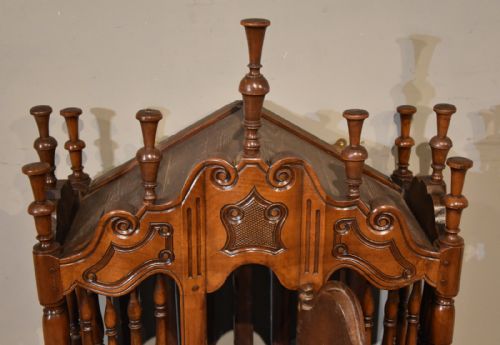 18TH CENTURY FRENCH WALNUT SERPENTINE FRONT PANETTIERE - ADDITIONAL PHOTO 5
