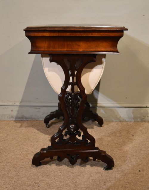 WILLIAM IV FIGURED WALNUT WORK AND READING TABLE - ADDITIONAL PHOTO 7