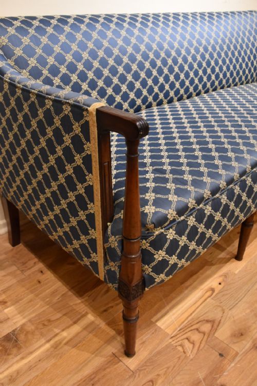 LARGE REGENCY MAHOGANY UPHOLSTERED SOFA - ADDITIONAL PHOTO 4