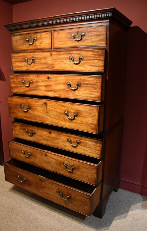 MID 18TH CENTURY MAHOGANY CHEST ON CHEST - ADDITIONAL PHOTO 4