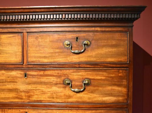 MID 18TH CENTURY MAHOGANY CHEST ON CHEST - ADDITIONAL PHOTO 5