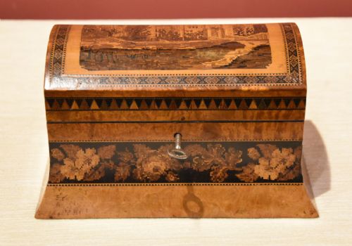 19TH CENTURY TUNBRIDGE WARE TEA CADDY BY HENRY HOLLAMBY - ADDITIONAL PHOTO 2