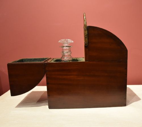 RARE 18TH CENTURY MAHOGANY TWO BOTTLE CARRIER - ADDITIONAL PHOTO 4