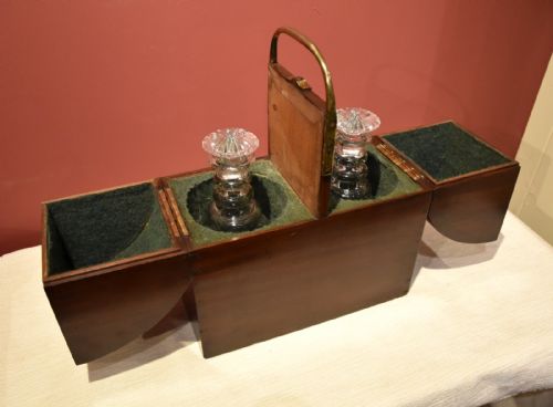 RARE 18TH CENTURY MAHOGANY TWO BOTTLE CARRIER - ADDITIONAL PHOTO 6