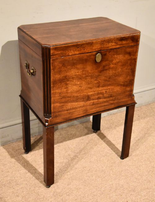 MID 18TH CENTURY MAHOGANY WINE CELLARETTE - ADDITIONAL PHOTO 1