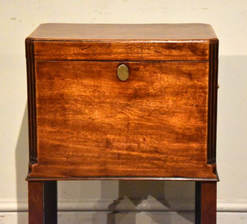 MID 18TH CENTURY MAHOGANY WINE CELLARETTE - ADDITIONAL PHOTO 7