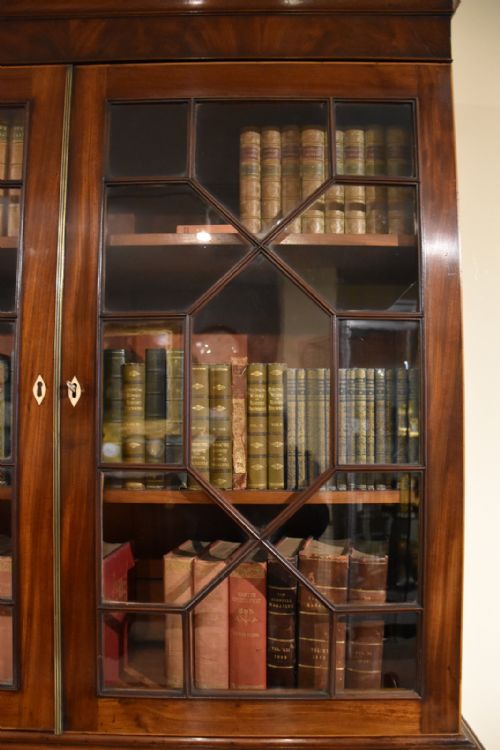 GEORGE III MAHOGANY SECRETAIRE BOOKCASE - ADDITIONAL PHOTO 5