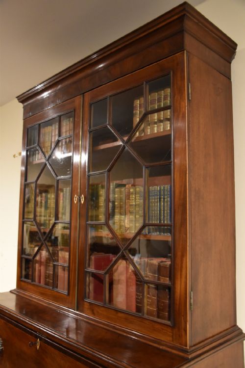 GEORGE III MAHOGANY SECRETAIRE BOOKCASE - ADDITIONAL PHOTO 8