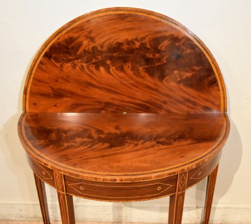 18TH CENTURY MAHOGANY DEMI LUNE TEA TABLE - ADDITIONAL PHOTO 5