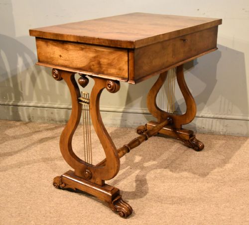 19TH CENTURY FLAMED WALNUT TABLE WITH CROSSBANDING - ADDITIONAL PHOTO 3
