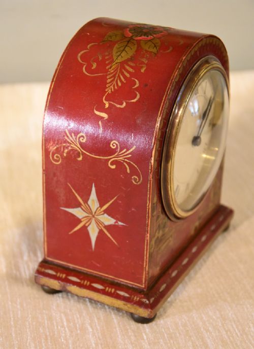 EARLY 20TH CENTURY RED CHINOISERIE MANTEL CLOCK - ADDITIONAL PHOTO 3