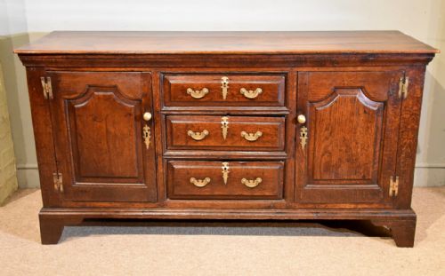 early 18th century oak dresser - CATEGORY: ANTIQUE SIDEBOARDS - DATED GEORGIAN