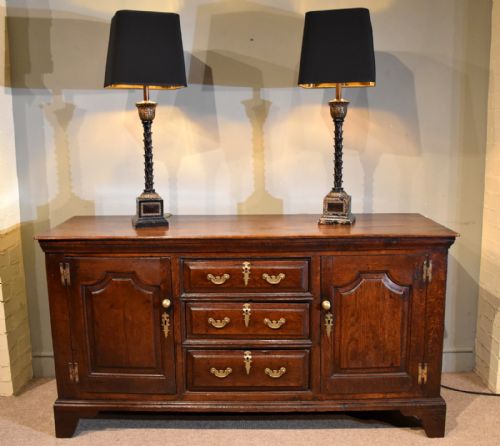 EARLY 18TH CENTURY OAK DRESSER - ADDITIONAL PHOTO 1