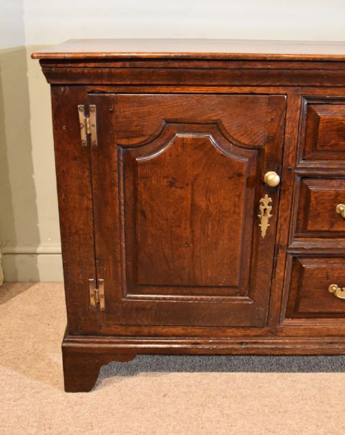 EARLY 18TH CENTURY OAK DRESSER - ADDITIONAL PHOTO 7