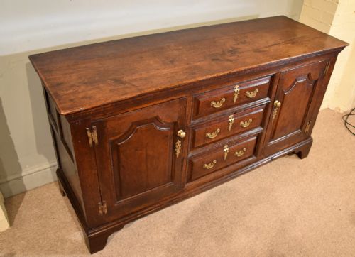 EARLY 18TH CENTURY OAK DRESSER - ADDITIONAL PHOTO 8