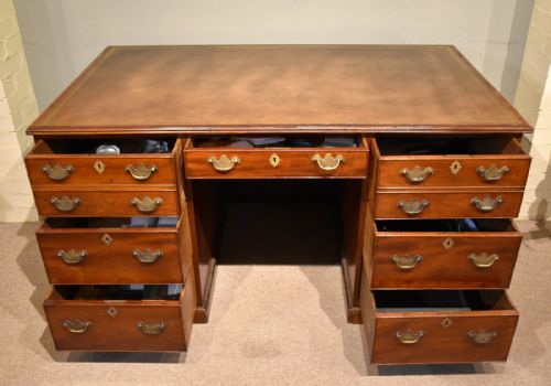 MAHOGANY PEDESTAL DESK WITH LEATHER TOP 19TH CENTURY - ADDITIONAL PHOTO 2