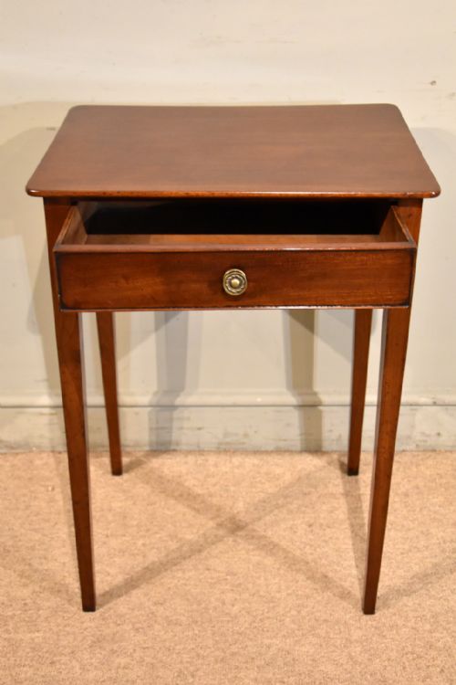 GEORGIAN MAHOGANY OCCASIONAL TABLE - ADDITIONAL PHOTO 1