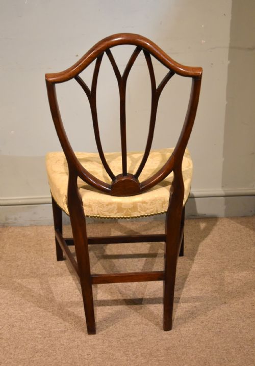 PAIR OF GEORGE III MAHOGANY SHIELD BACK CHAIRS - ADDITIONAL PHOTO 5
