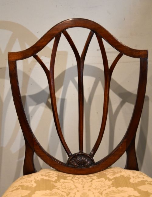 PAIR OF GEORGE III MAHOGANY SHIELD BACK CHAIRS - ADDITIONAL PHOTO 6