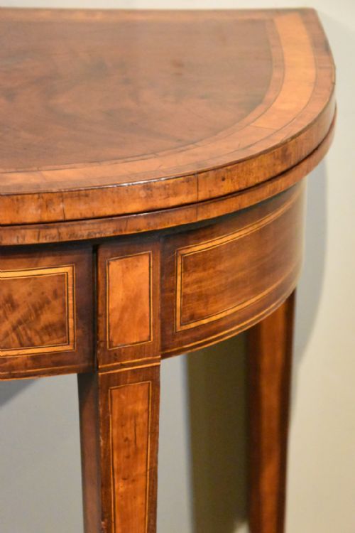 18TH CENTURY MAHOGANY CARD TABLE CROSSBANDED IN SATINWOOD - ADDITIONAL PHOTO 4