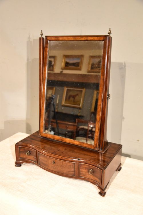 18TH CENTURY MAHOGANY SERPENTINE DRESSING MIRROR - ADDITIONAL PHOTO 1