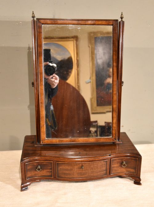 18TH CENTURY MAHOGANY SERPENTINE DRESSING MIRROR - ADDITIONAL PHOTO 2