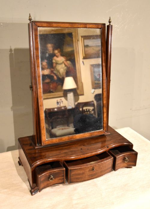 18TH CENTURY MAHOGANY SERPENTINE DRESSING MIRROR - ADDITIONAL PHOTO 3