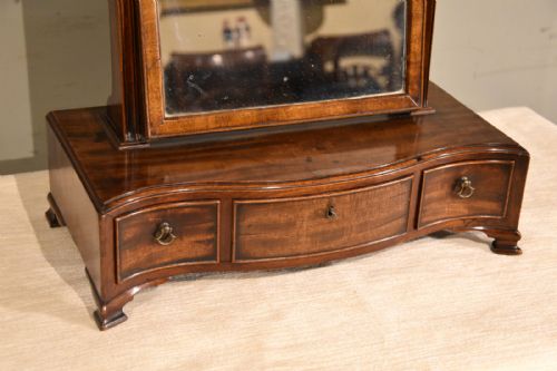 18TH CENTURY MAHOGANY SERPENTINE DRESSING MIRROR - ADDITIONAL PHOTO 4